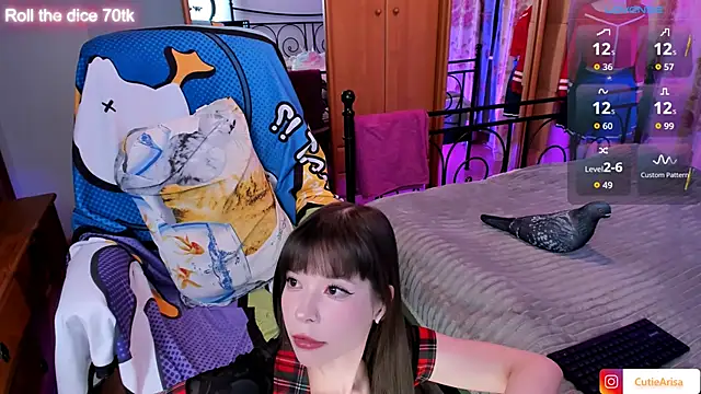 Snapshot of Lust_One_ chatting on October 18, 6:43 pm Lust One online show from October 18, 6:43 pm