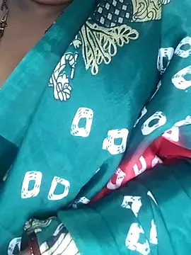 Sexy Radhikaa online show from March 11, 4:45 pm