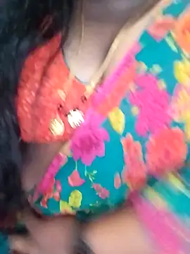Snapshot of Sexy_Radhikaa chatting on November 1, 3:13 am Sexy Radhikaa online show from November 1, 3:13 am