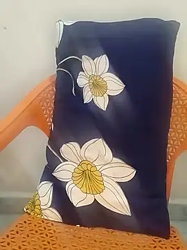 Snapshot of Sexy_Radhikaa chatting on December 5, 12:54 am Sexy Radhikaa online show from December 5, 12:54 am