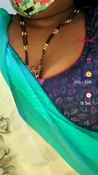 Snapshot of Sexy_Radhikaa chatting on July 11, 11:43 am Sexy Radhikaa online show from July 11, 11:43 am