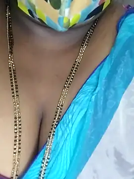 Snapshot of Sexy_Radhikaa chatting on November 8, 4:49 am Sexy Radhikaa online show from November 8, 4:49 am