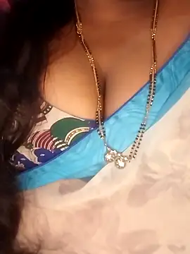 Snapshot of Sexy_Radhikaa chatting on December 15, 2:50 am Sexy Radhikaa online show from December 15, 2:50 am