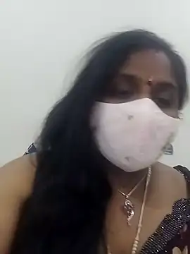 Snapshot of Sexy_Radhikaa chatting on March 19, 1:18 pm Sexy Radhikaa online show from March 19, 1:18 pm