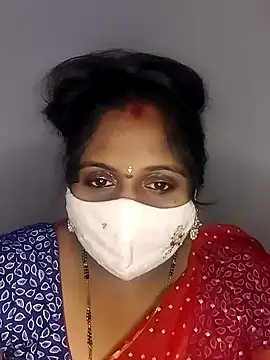 Snapshot of Sexy_Radhikaa chatting on February 15, 12:59 am Sexy Radhikaa online show from February 15, 12:59 am