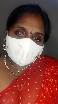 Snapshot of Sexy_Radhikaa chatting on March 17, 1:18 pm Sexy Radhikaa online show from March 17, 1:18 pm