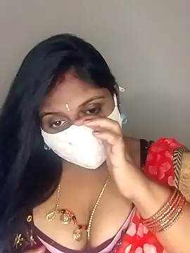 Snapshot of Sexy_Radhikaa chatting on February 15, 5:50 pm Sexy Radhikaa online show from February 15, 5:50 pm