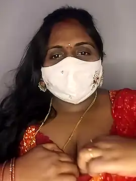 Snapshot of Sexy_Radhikaa chatting on February 10, 2:26 pm Sexy Radhikaa online show from February 10, 2:26 pm