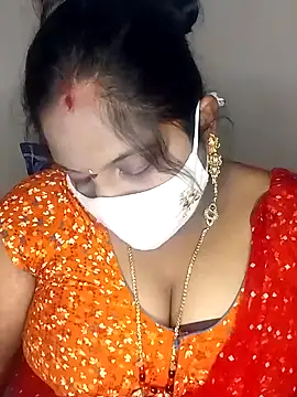 Snapshot of Sexy_Radhikaa chatting on February 26, 4:49 pm Sexy Radhikaa online show from February 26, 4:49 pm