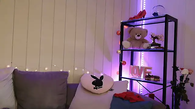 Lyscoquine online show from January 12, 12:45 pm