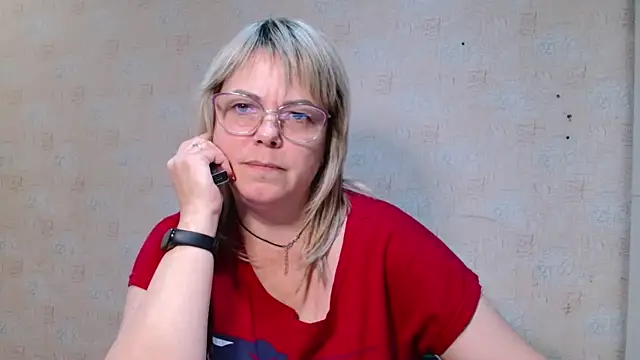 Snapshot of sweetsunset11 chatting on November 4, 2:10 pm sweetsunset11 online show from November 4, 2:10 pm