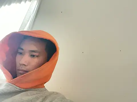 lilywithpuppy online show from April 7, 10:44 pm