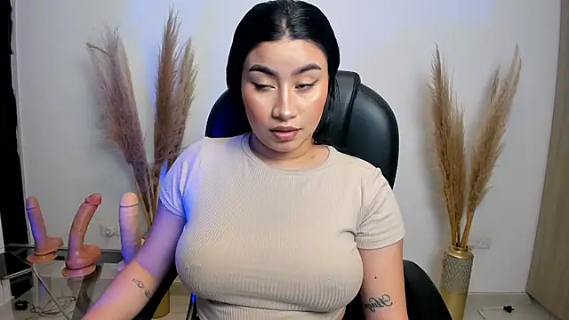 Snapshot of leylaclintonxx chatting on January 28, 6:38 am leylaclintonxx online show from January 28, 6:38 am