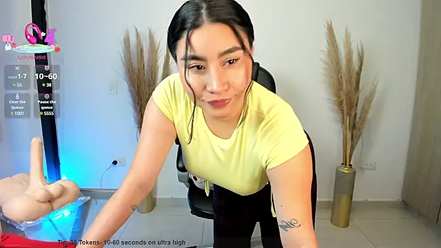 Snapshot of leylaclintonxx chatting on March 23, 4:16 am leylaclintonxx online show from March 23, 4:16 am