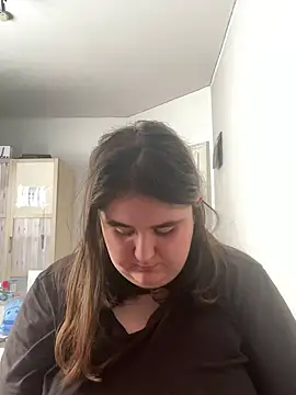 Snapshot of hotiee chatting on March 10, 1:43 pm hotiee online show from March 10, 1:43 pm