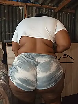 curvyloneah75 online show from May 28, 6:54 am
