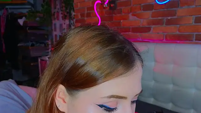 LinaQik online show from March 4, 8:49 pm