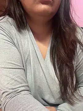 Snapshot of _nishalove19 chatting on December 13, 8:04 pm nishalove19 online show from December 13, 8:04 pm