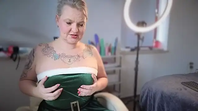 Inked blondi online show from December 20, 1:14 pm