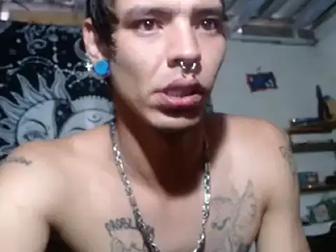 Snapshot of tayler_punk_noise chatting on January 5, 10:08 pm tayler punk noise online show from January 5, 10:08 pm