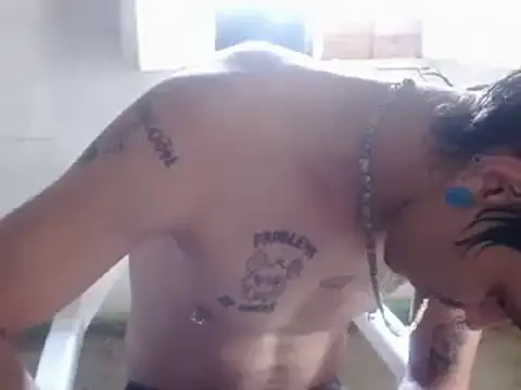 Snapshot of tayler_punk_noise chatting on January 4, 5:47 pm tayler punk noise online show from January 4, 5:47 pm