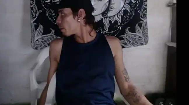 Snapshot of tayler_punk_noise chatting on December 23, 10:12 pm tayler punk noise online show from December 23, 10:12 pm