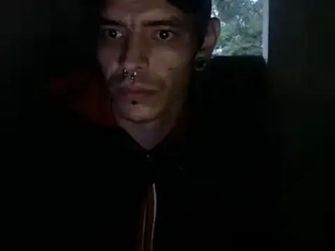 Snapshot of tayler_punk_noise chatting on January 3, 11:01 pm tayler punk noise online show from January 3, 11:01 pm