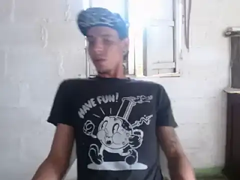 Snapshot of tayler_punk_noise chatting on January 23, 10:01 pm tayler punk noise online show from January 23, 10:01 pm