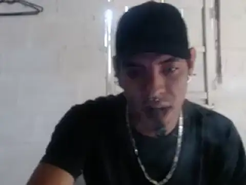 Snapshot of tayler_punk_noise chatting on January 1, 6:59 pm tayler punk noise online show from January 1, 6:59 pm