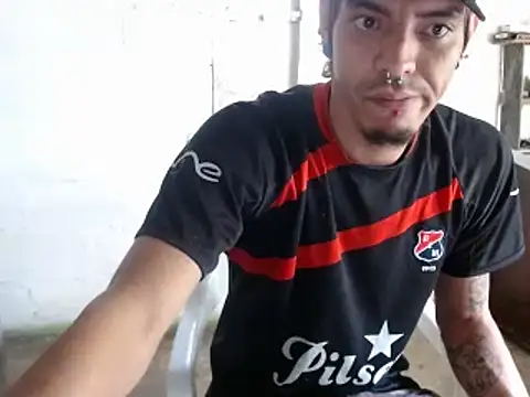 Snapshot of tayler_punk_noise chatting on December 26, 3:42 pm tayler punk noise online show from December 26, 3:42 pm