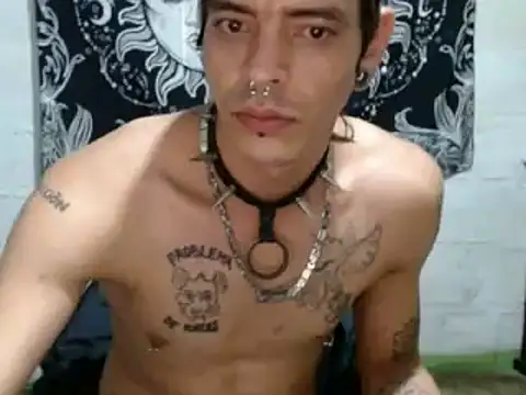 Snapshot of tayler_punk_noise chatting on December 29, 10:25 pm tayler punk noise online show from December 29, 10:25 pm