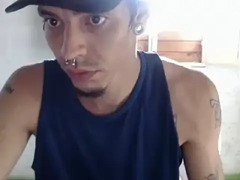 Snapshot of tayler_punk_noise chatting on December 24, 5:23 pm tayler punk noise online show from December 24, 5:23 pm