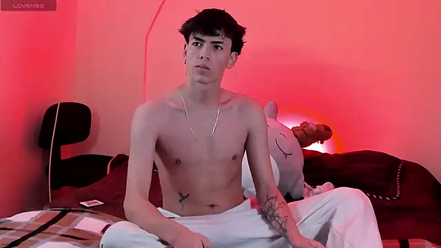 Snapshot of MattiDeLuca chatting on October 2, 11:57 am MattiDeLuca online show from October 2, 11:57 am