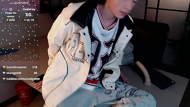 Snapshot of MattiDeLuca chatting on February 27, 2:54 pm MattiDeLuca online show from February 27, 2:54 pm