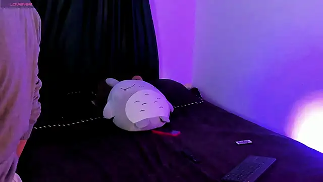 Snapshot of MattiDeLuca chatting on October 7, 8:54 pm MattiDeLuca online show from October 7, 8:54 pm