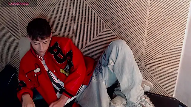 Snapshot of MattiDeLuca chatting on February 20, 3:52 pm MattiDeLuca online show from February 20, 3:52 pm