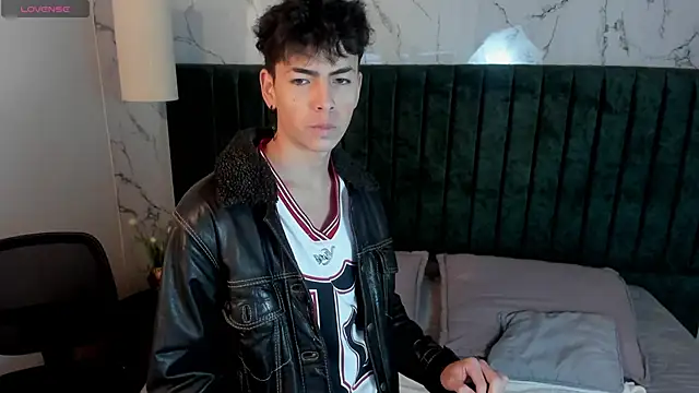 Snapshot of MattiDeLuca chatting on January 31, 11:56 am MattiDeLuca online show from January 31, 11:56 am