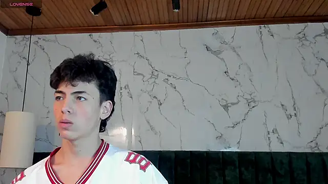 Snapshot of MattiDeLuca chatting on January 31, 3:00 pm MattiDeLuca online show from January 31, 3:00 pm