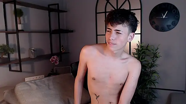 Snapshot of MattiDeLuca chatting on February 27, 5:58 pm MattiDeLuca online show from February 27, 5:58 pm