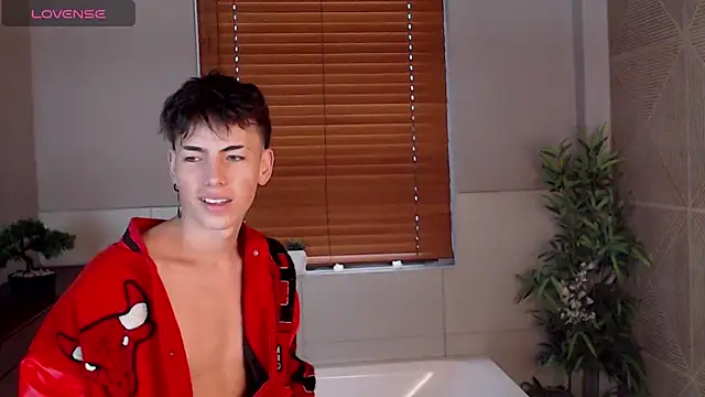 Snapshot of MattiDeLuca chatting on February 20, 12:47 pm MattiDeLuca online show from February 20, 12:47 pm