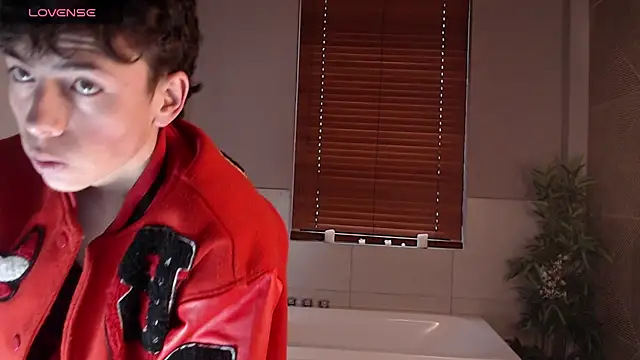 Snapshot of MattiDeLuca chatting on February 13, 12:11 pm MattiDeLuca online show from February 13, 12:11 pm