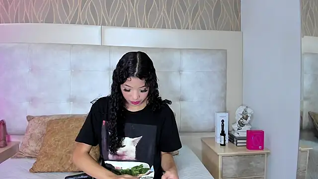 ChantalHans online show from April 2, 10:27 pm