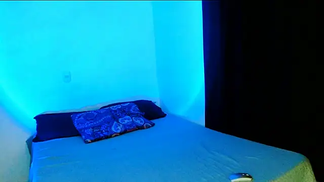 DollCam   online show from October 21, 11:26 pm