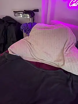 CurvyAnonymousGirl89 online show from September 27, 4:13 pm