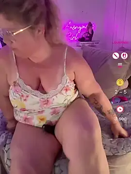 CurvyAnonymousGirl89 online show from June 26, 3:29 pm
