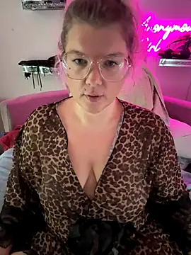 CurvyAnonymousGirl89 online show from November 15, 8:07 am