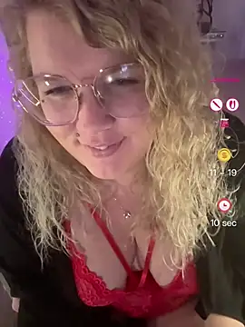 CurvyAnonymousGirl89 online show from April 26, 7:11 pm