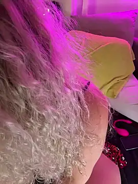 CurvyAnonymousGirl89 online show from October 3, 5:53 am