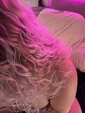 CurvyAnonymousGirl89 online show from October 19, 6:32 pm