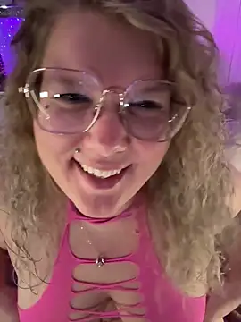 CurvyAnonymousGirl89 online show from February 26, 5:02 pm